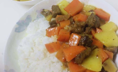 咖喱牛肉饭,一锅咖喱牛肉饭，温暖你的味蕾与心灵